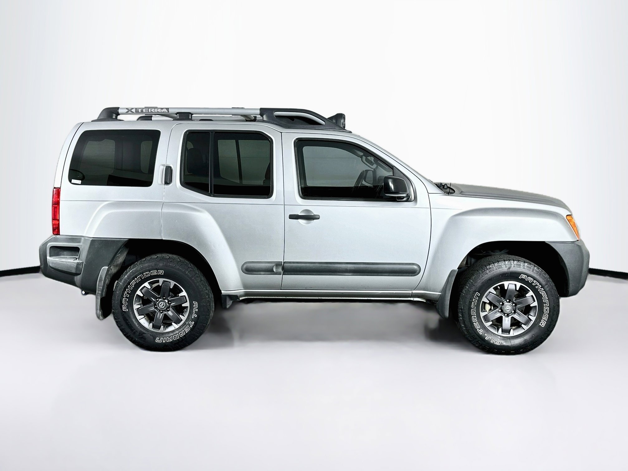 Used 2015 Nissan Xterra PRO-4X AWD/4WD image 10