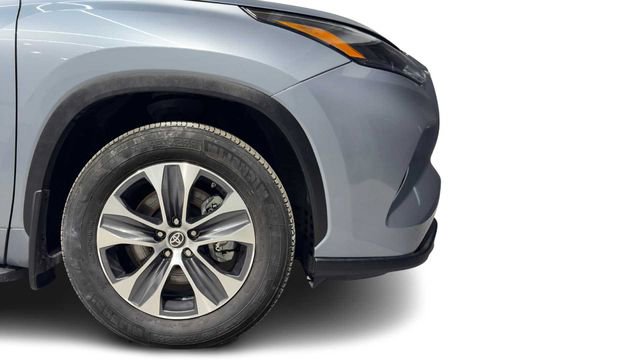 Used 2023 Toyota Highlander XLE FWD image 8