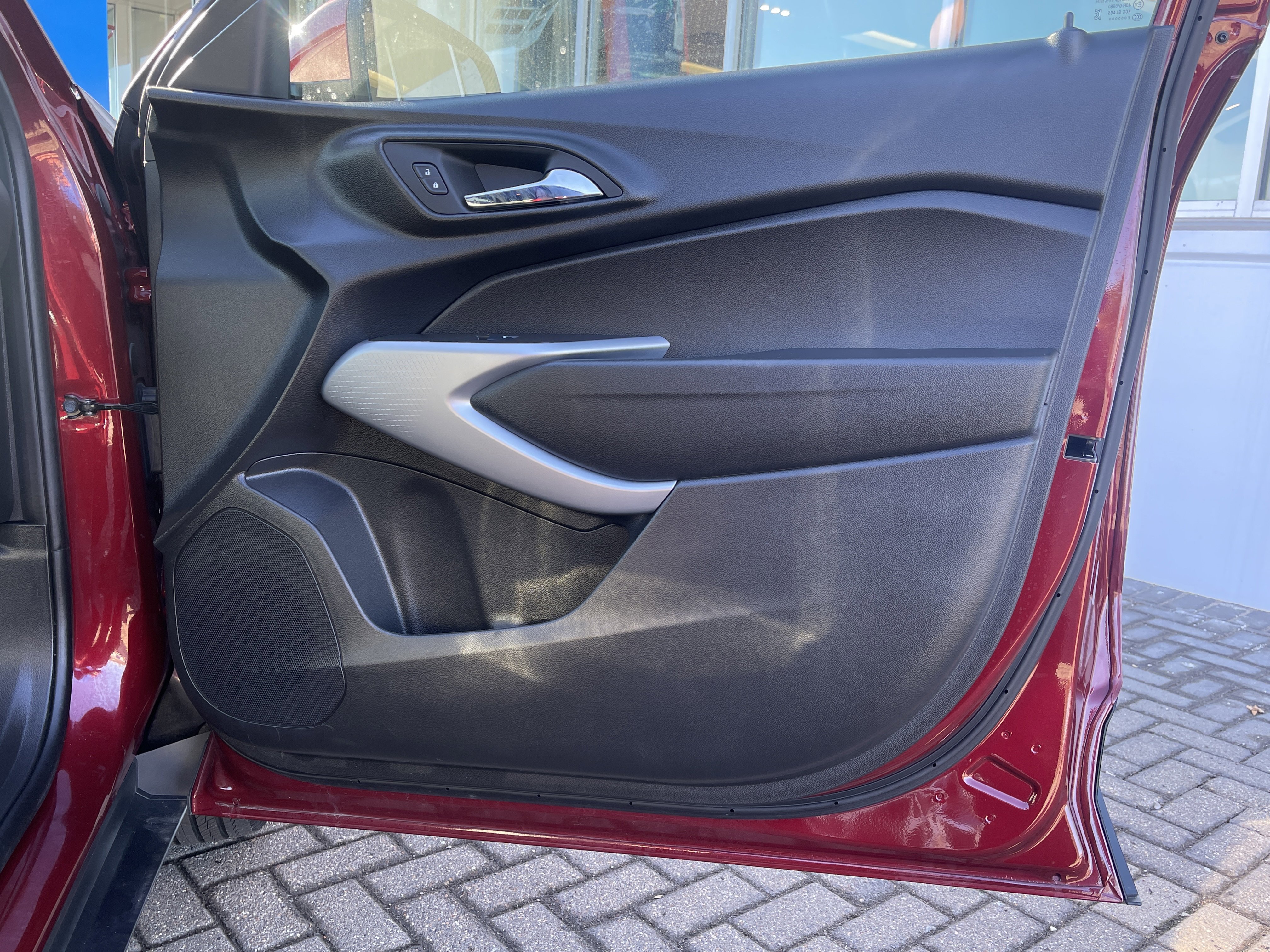 Used 2024 Chevrolet Trax LS w/ LS Convenience Package image 29