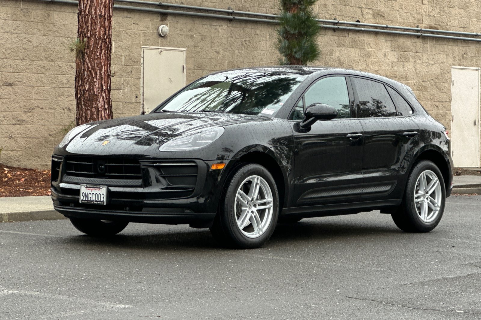 Used 2024 Porsche Macan AWD/4WD image 7