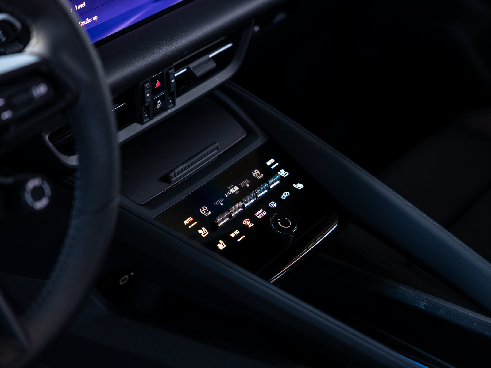 Certified 2025 Porsche Macan 4S Electric AWD/4WD image 58