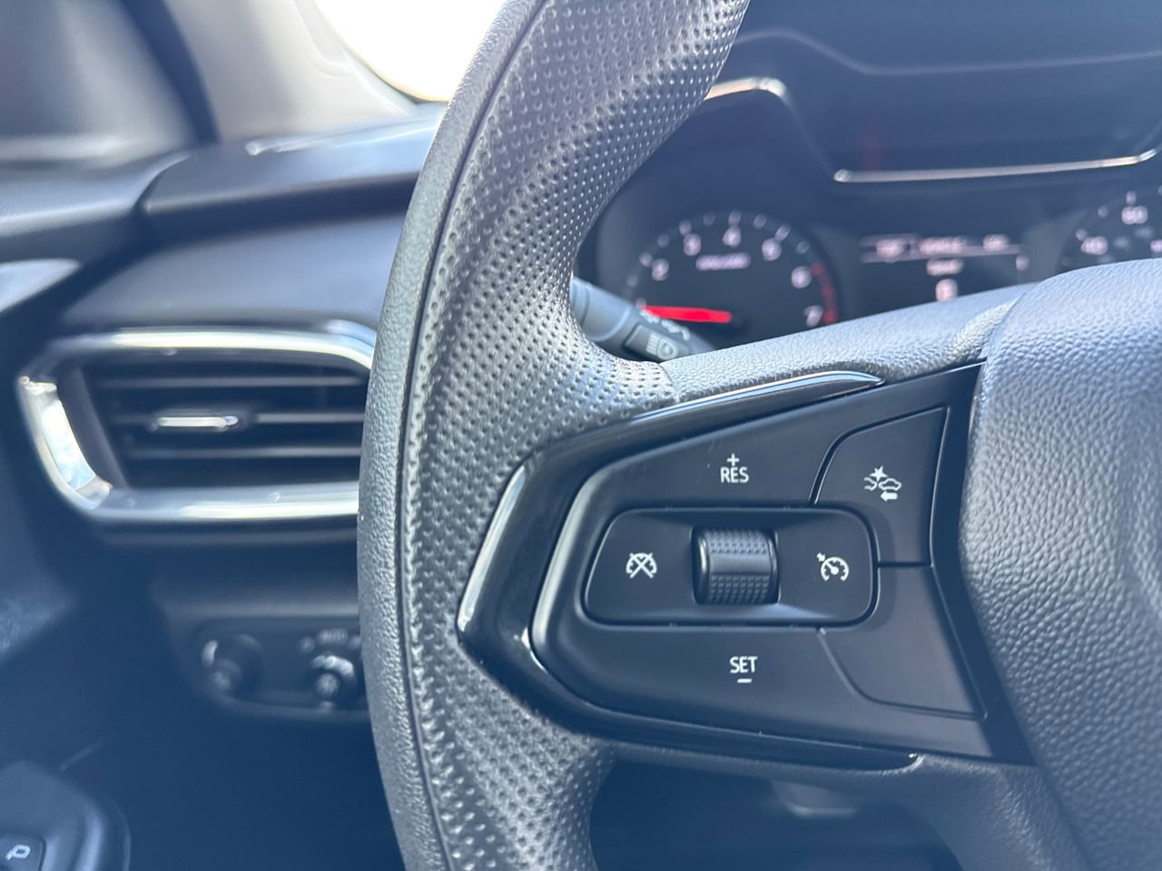 Used 2022 Chevrolet TrailBlazer LT w/ Convenience Package image 28