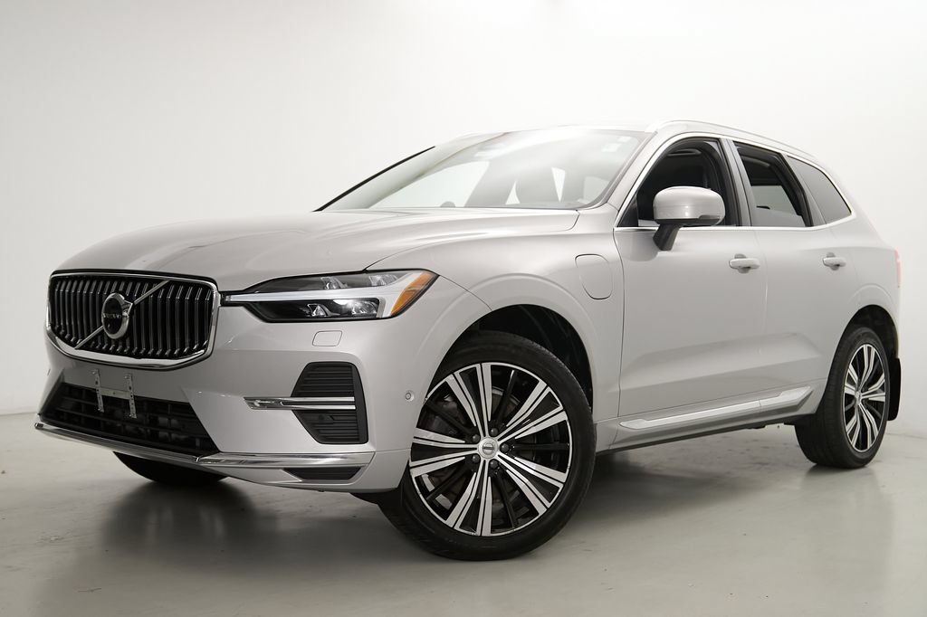 Certified 2023 Volvo XC60 T8 Ultimate w/ Climate Package AWD/4WD image 2