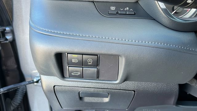 Used 2023 Toyota Highlander XLE image 8