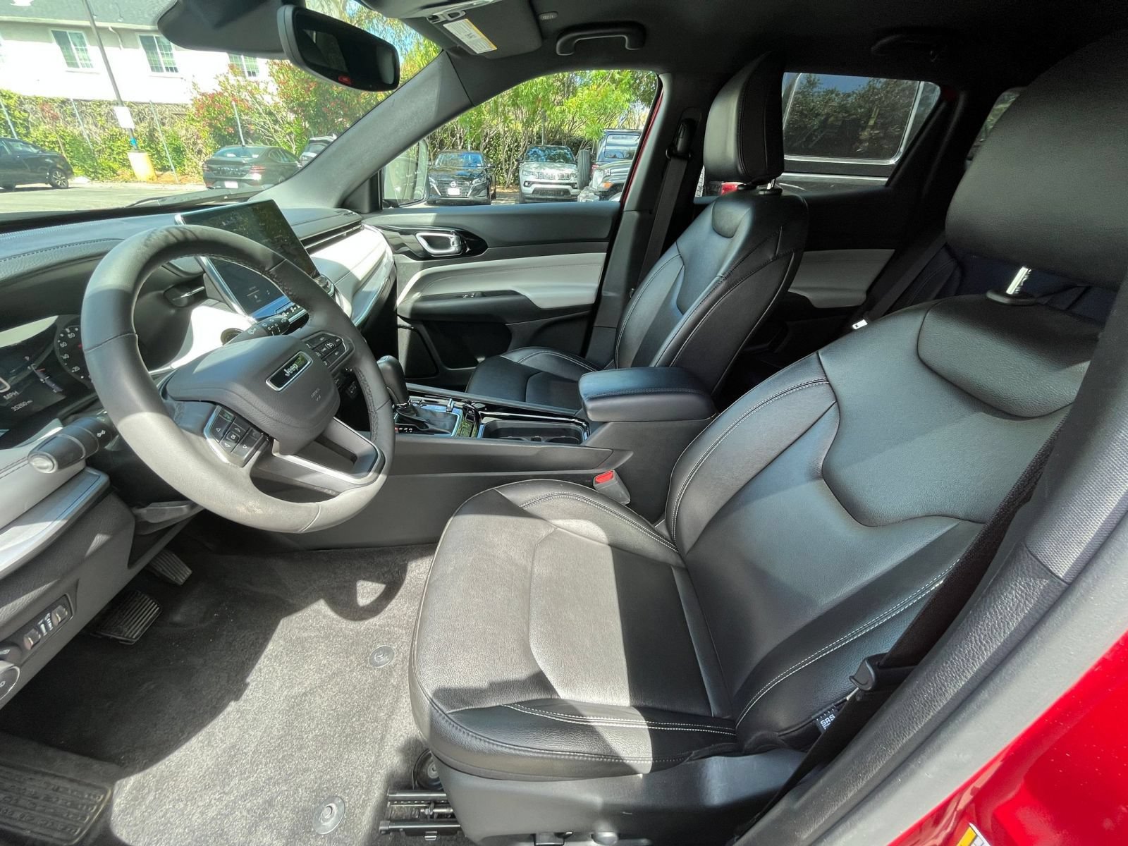 Used 2025 Jeep Compass Limited AWD/4WD image 28