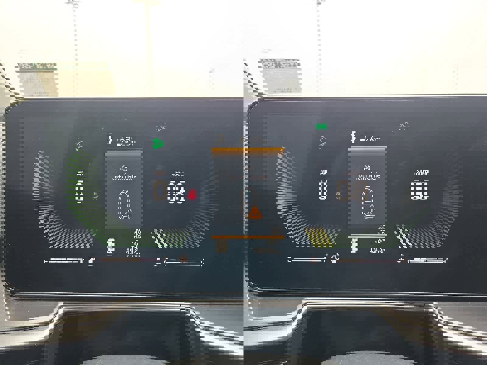 Certified 2025 Kia Sorento LX image 30