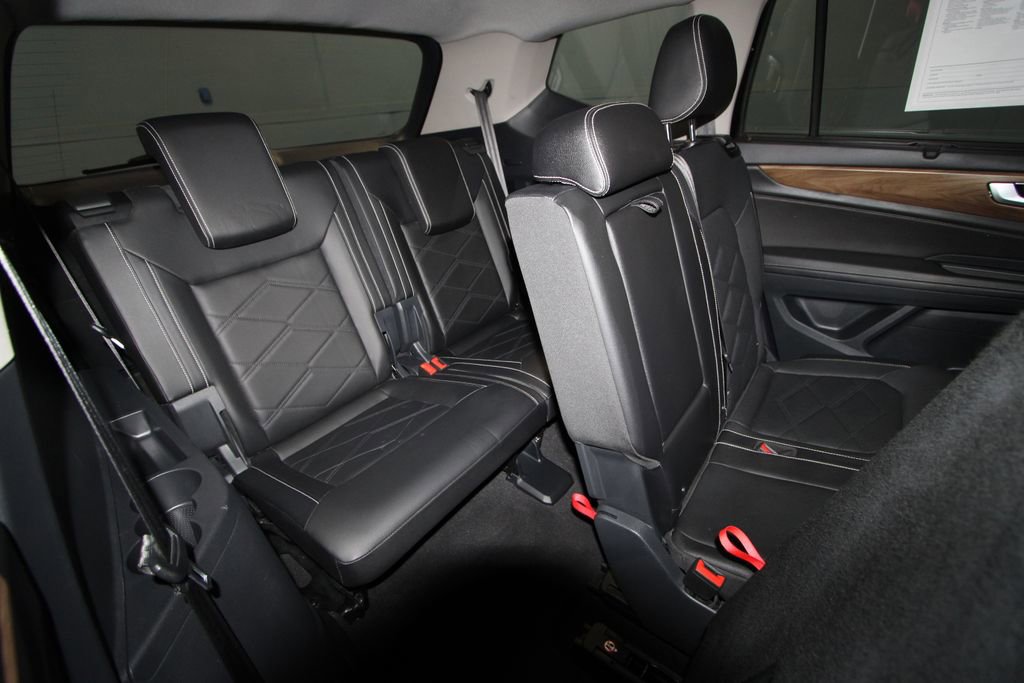 Used 2025 Volkswagen Atlas SE image 20