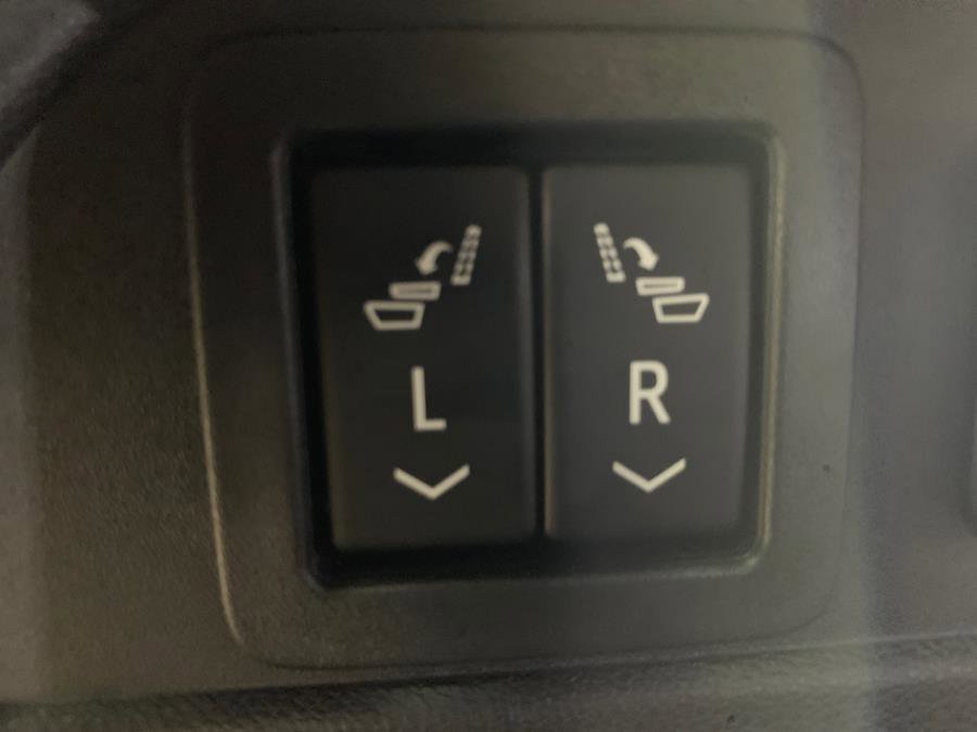 Used 2024 Acura ZDX A-Spec image 50