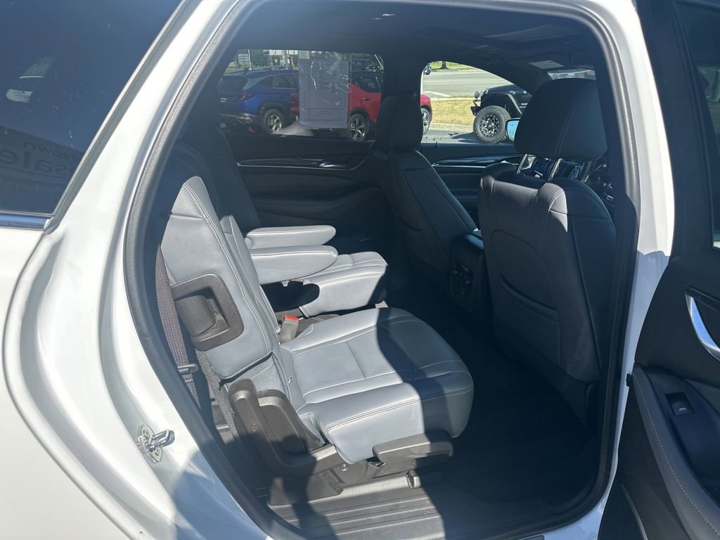 Used 2023 Buick Enclave Essence w/ Experience Buick Package image 37
