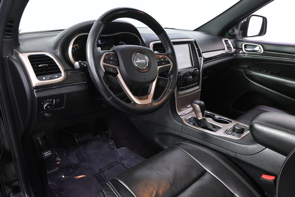Used 2017 Jeep Grand Cherokee Overland AWD/4WD image 11