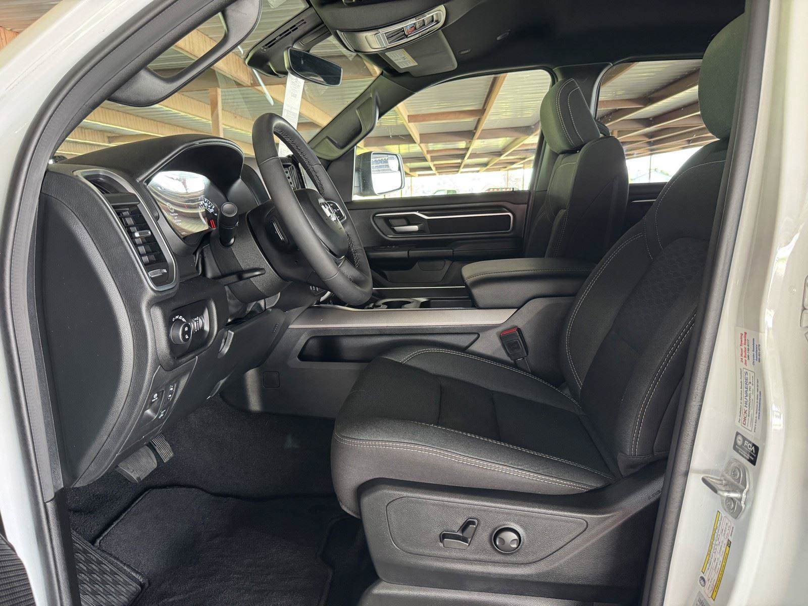Used 2025 RAM 1500 Big Horn AWD/4WD image 29