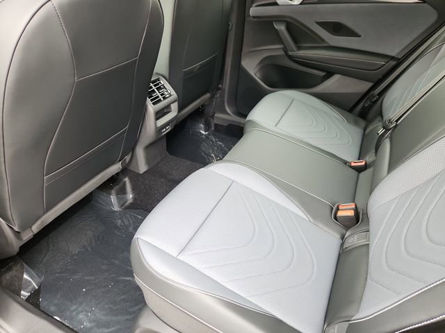 New 2026 Volkswagen Tiguan SE R-Line image 8