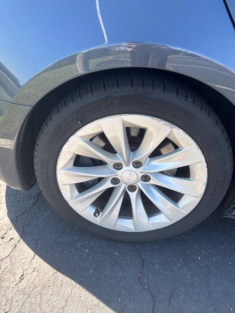 Used 2017 Tesla Model S 60 RWD image 11