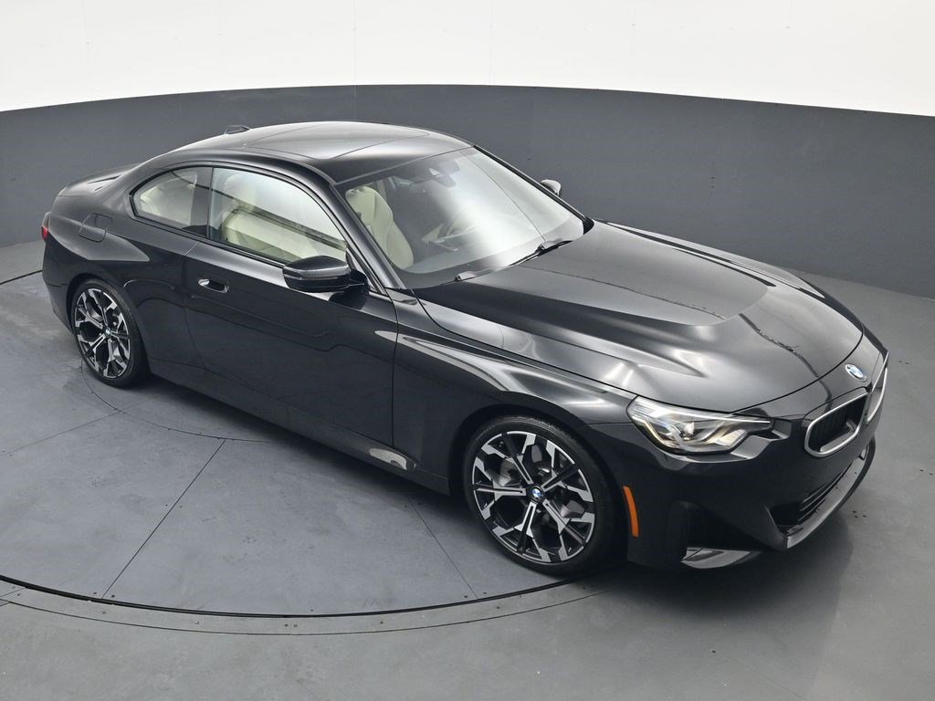 Used 2025 BMW 230i Coupe w/ Premium Package RWD image 18