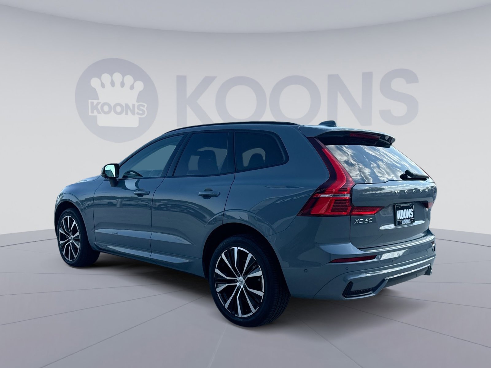 Certified 2023 Volvo XC60 B5 Plus w/ Climate Package AWD/4WD image 5