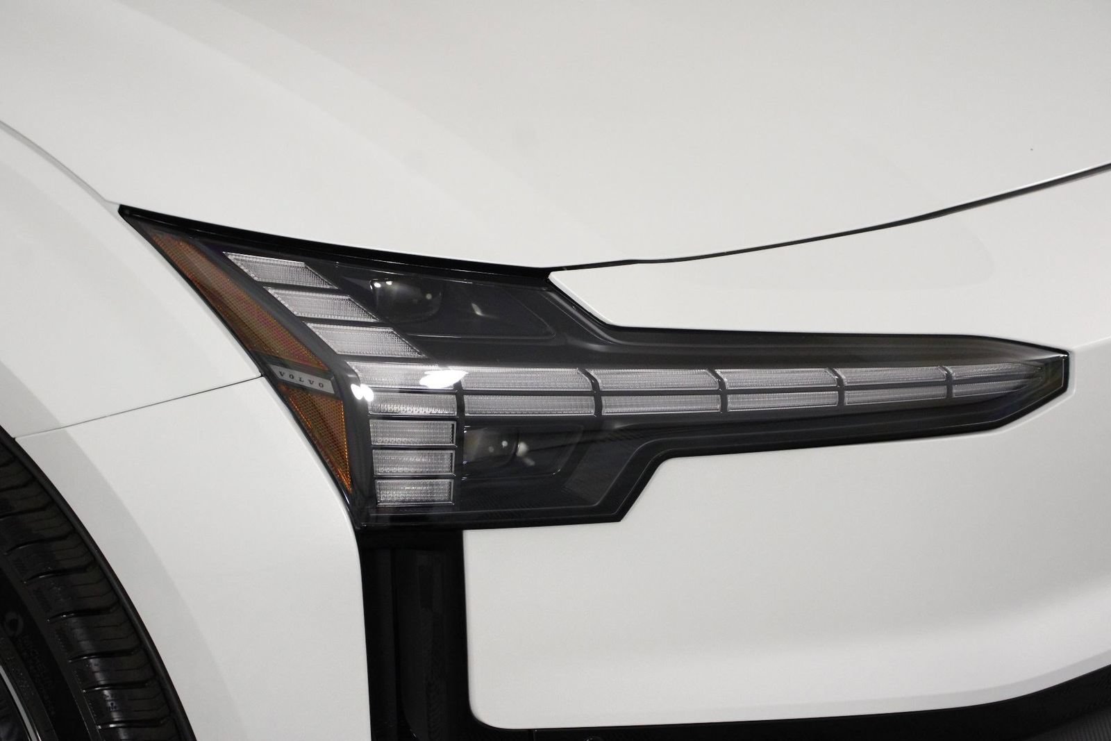 New 2026 Volvo EX30 Plus AWD/4WD image 13