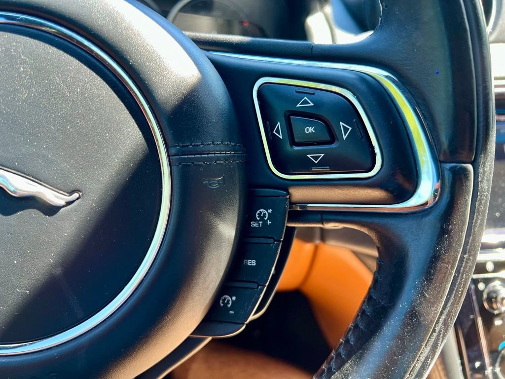 Used 2013 Jaguar XJ AWD image 28