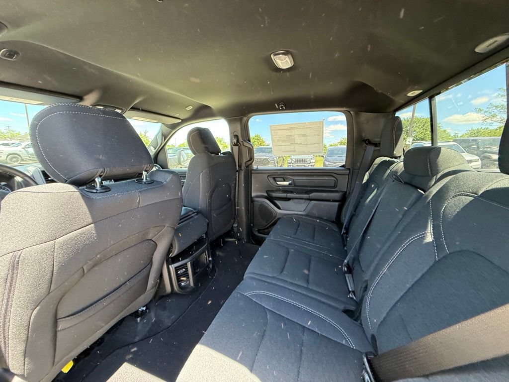 New 2026 RAM 1500 Express AWD/4WD image 24