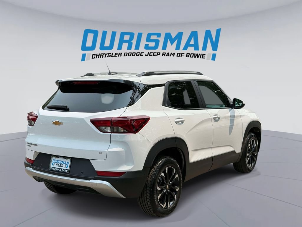 Used 2023 Chevrolet TrailBlazer LT w/ Convenience Package AWD/4WD image 2