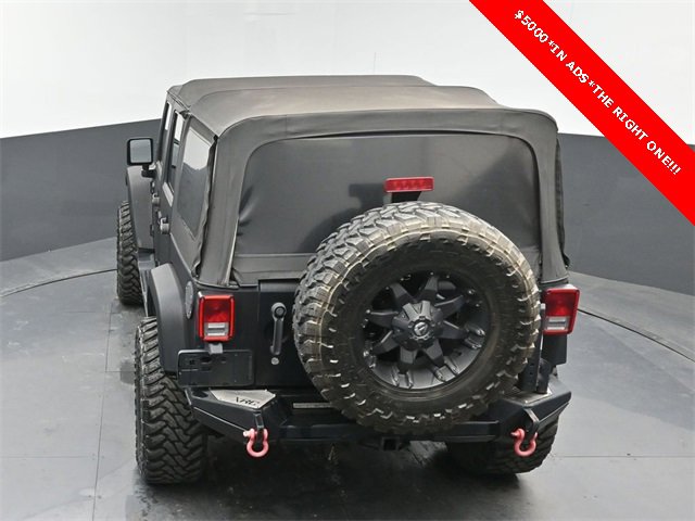 Used 2012 Jeep Wrangler Unlimited Sahara image 28