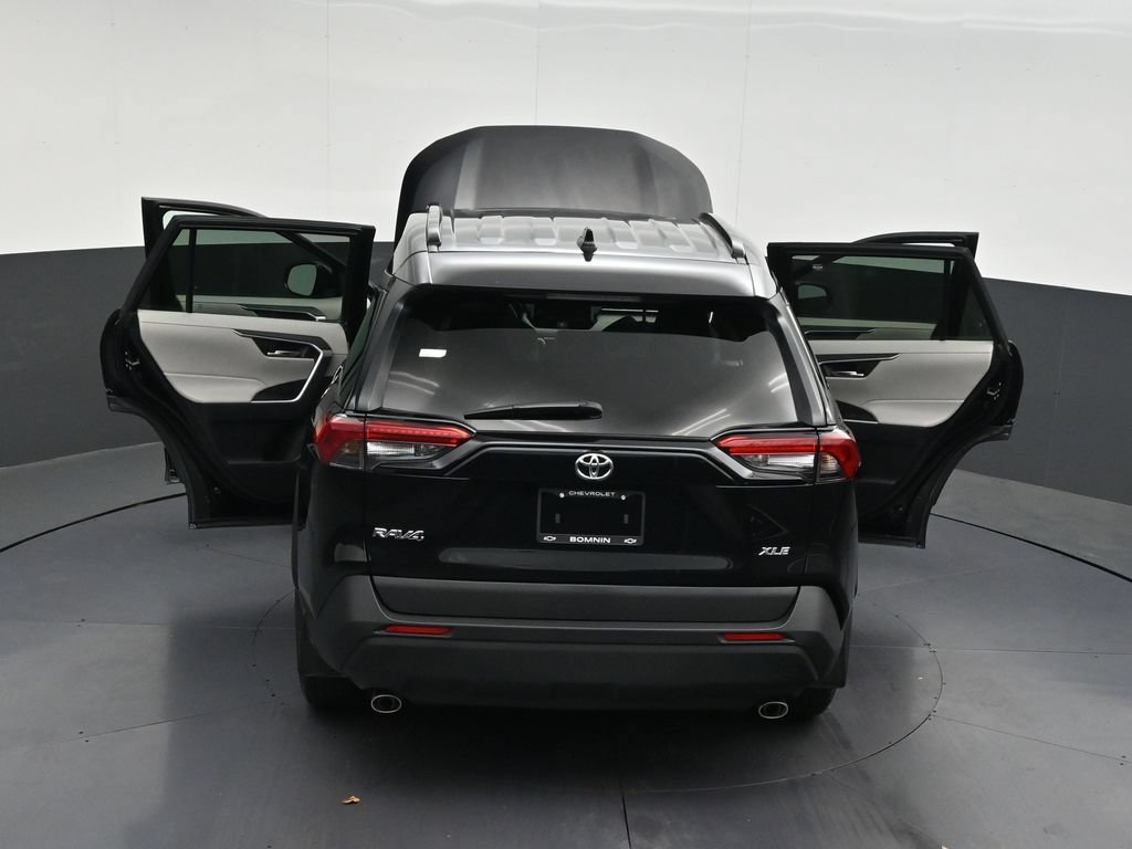 Used 2025 Toyota RAV4 XLE w/ Convenience Package FWD image 36