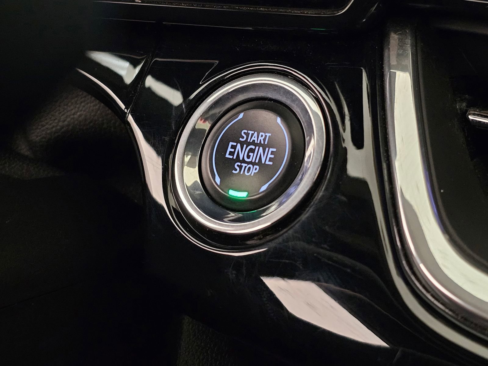 Used 2024 Chevrolet Trax RS w/ Sunroof Package image 26