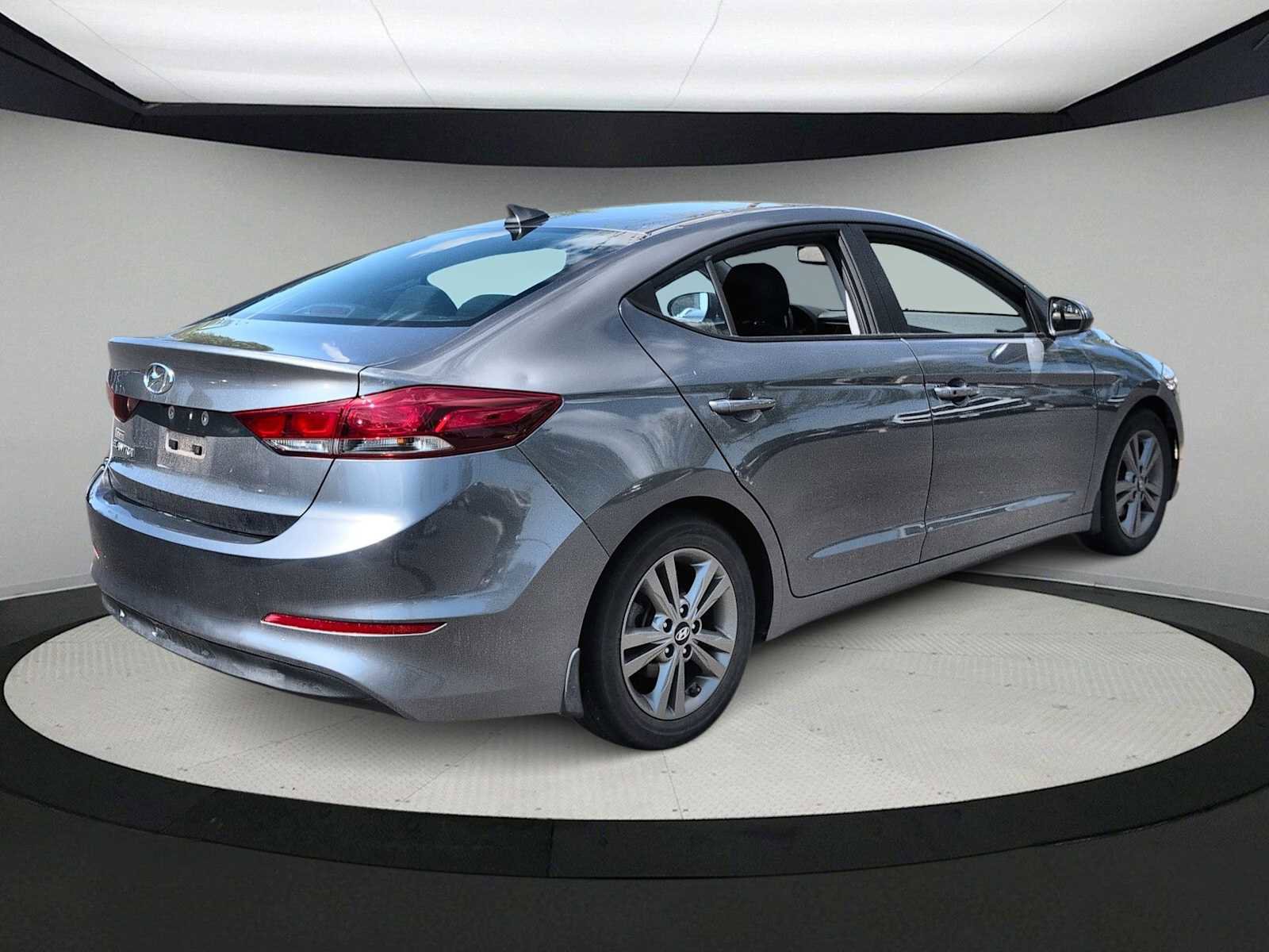 Used 2018 Hyundai Elantra Value Edition FWD image 8