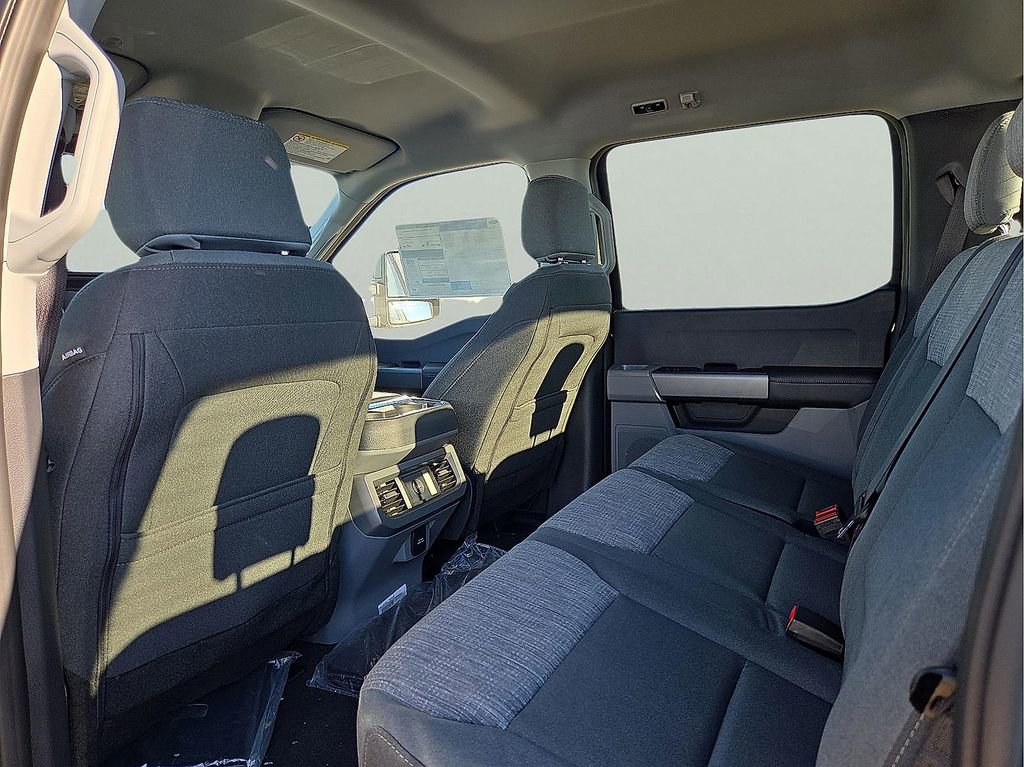 New 2026 Ford F250 XLT w/ FX4 Off-Road Package image 9