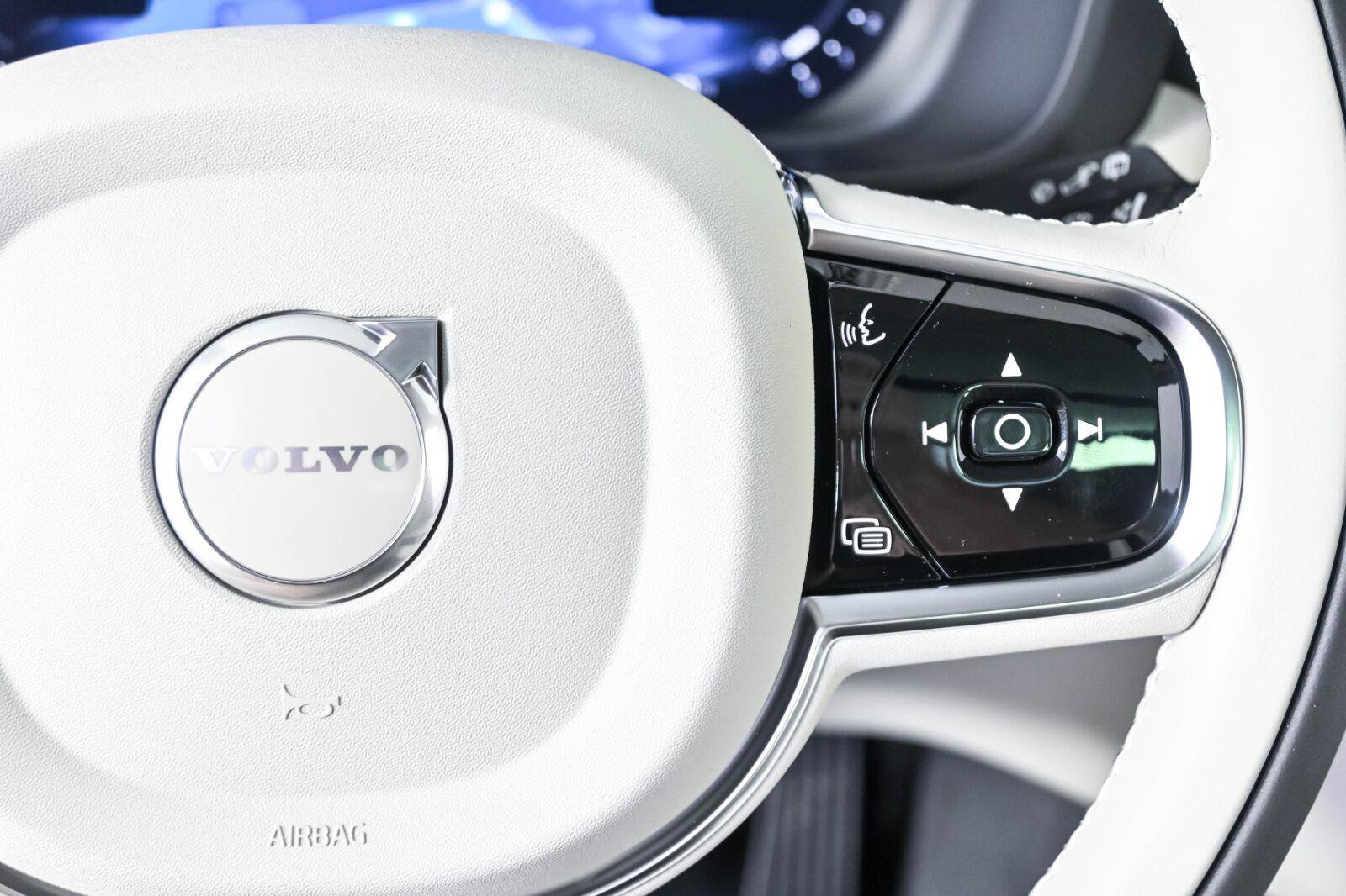 New 2027 Volvo XC60 B5 Ultra AWD/4WD image 11