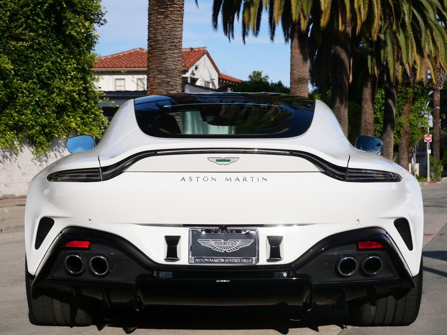 Used 2025 Aston Martin V8 Vantage Coupe image 8