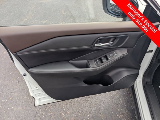 Certified 2023 Nissan Rogue SV w/ SV Premium B Package AWD/4WD image 16
