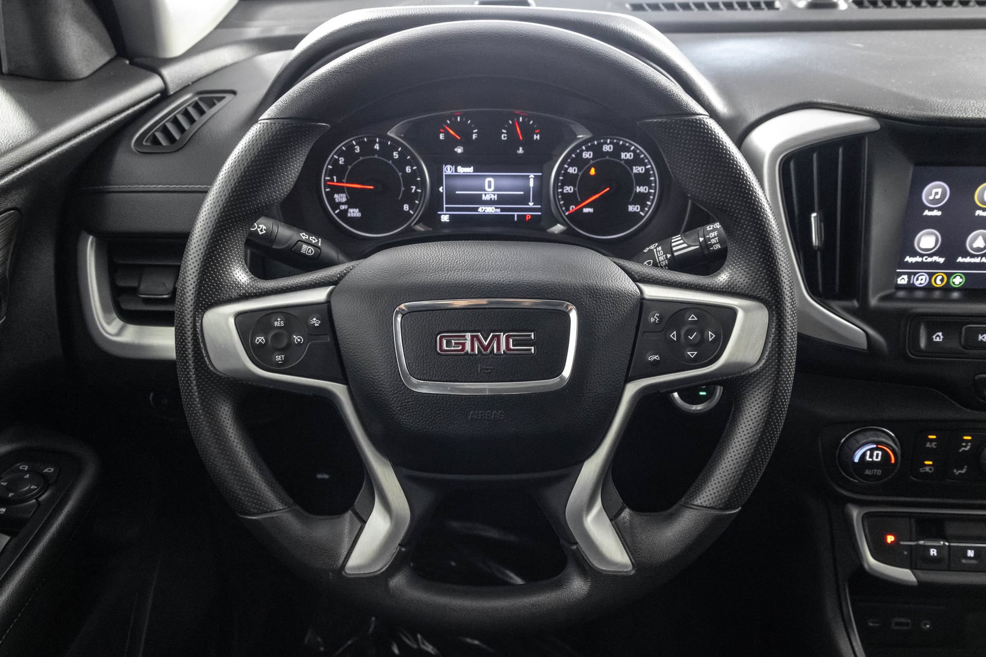 Used 2023 GMC Terrain SLE w/ Driver Convenience Package FWD image 28