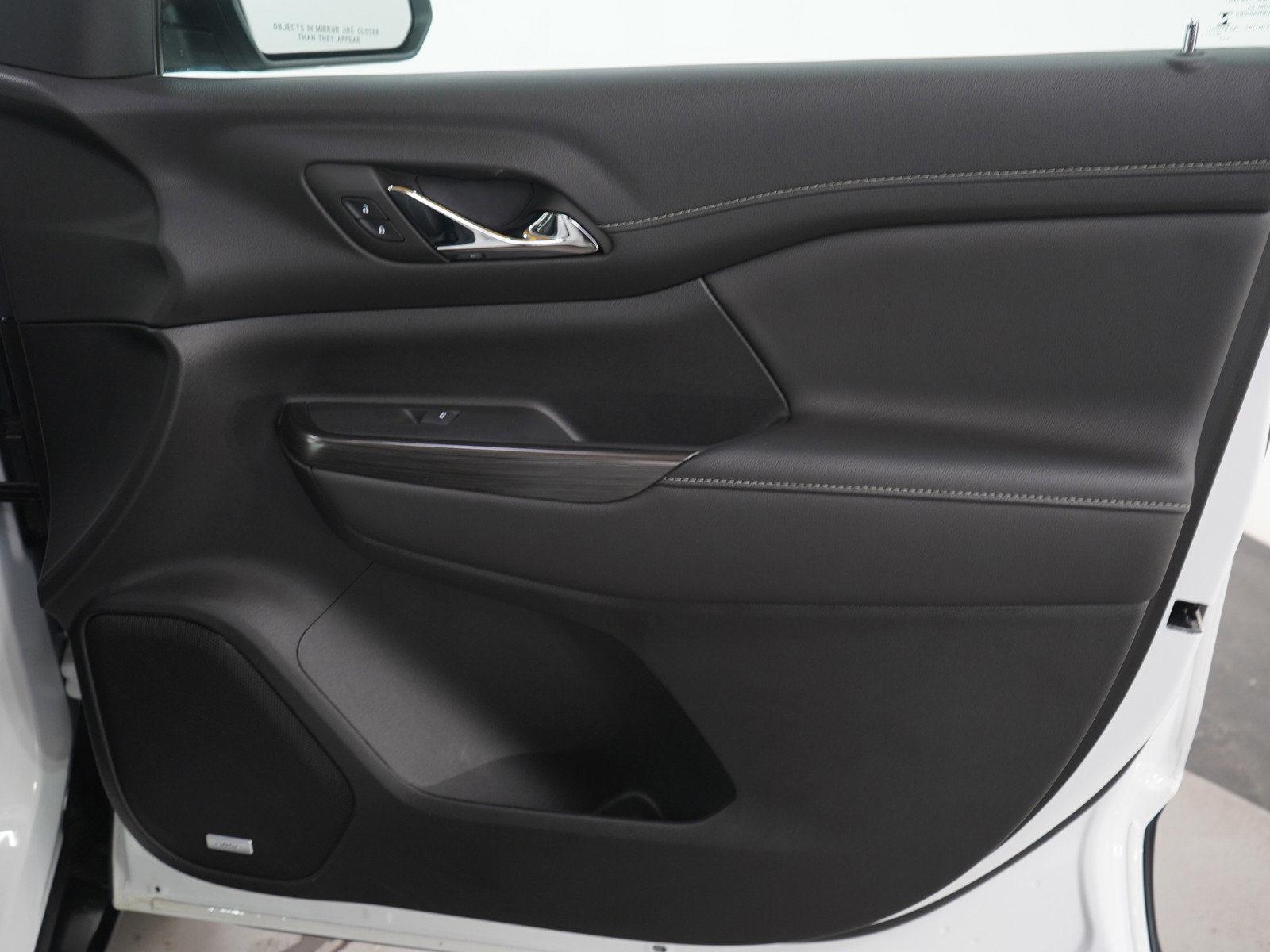 Used 2023 GMC Acadia SLT w/ Elevation Edition image 12