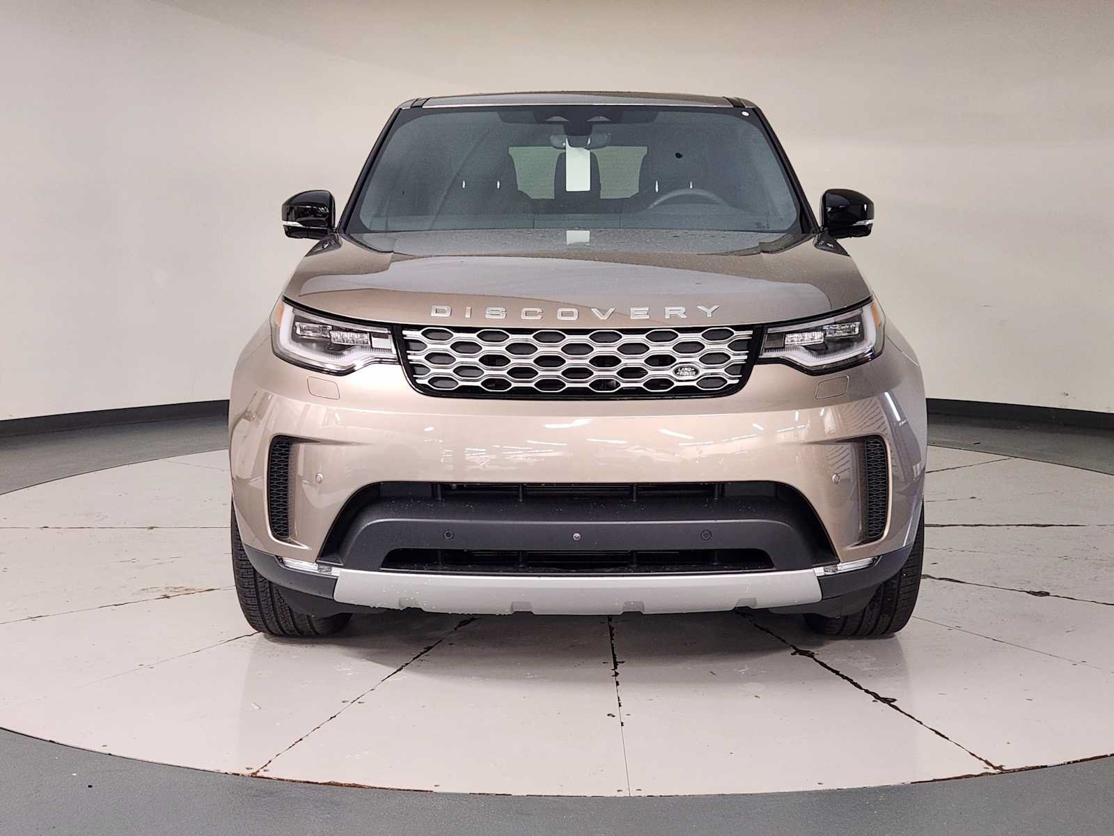 Used 2026 Land Rover Discovery S AWD/4WD image 9