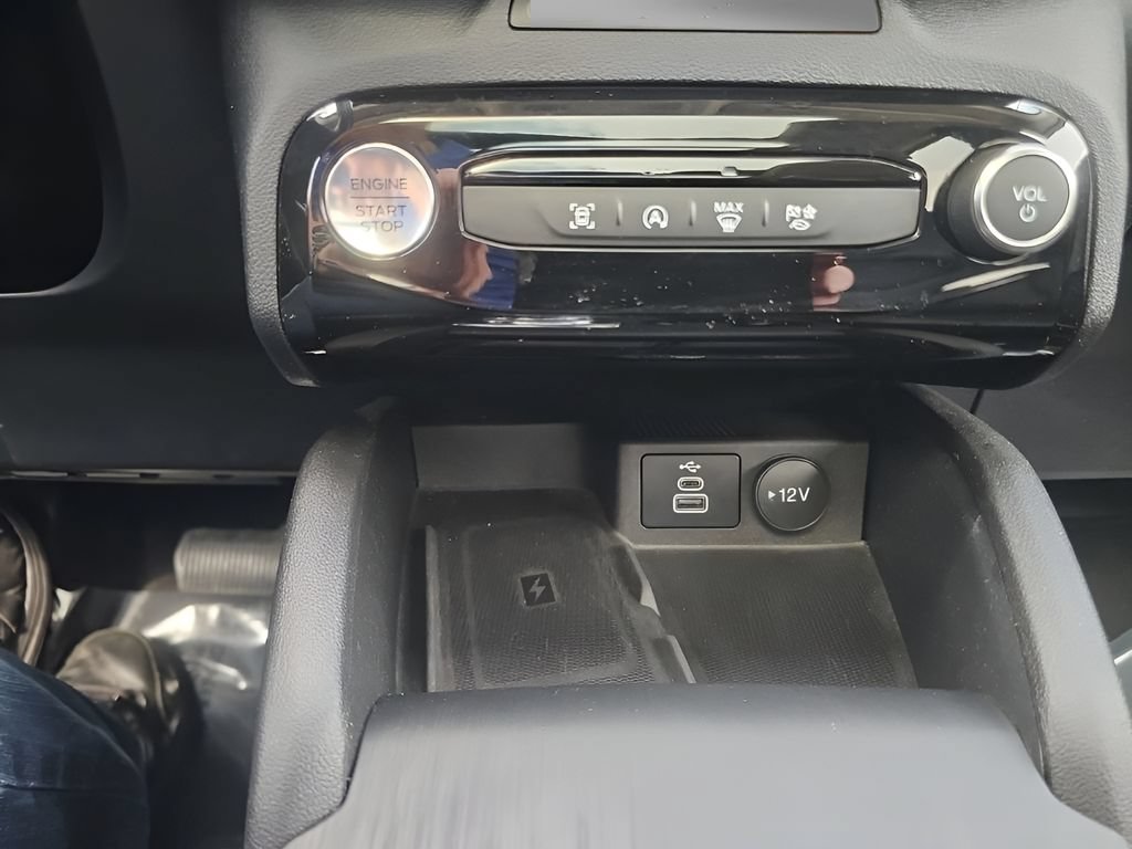 Used 2025 Ford Escape Platinum AWD/4WD image 16