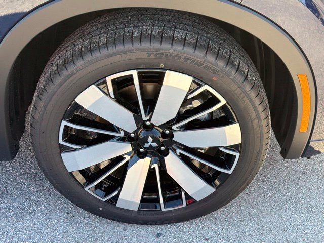 New 2026 Mitsubishi Outlander SEL FWD image 10