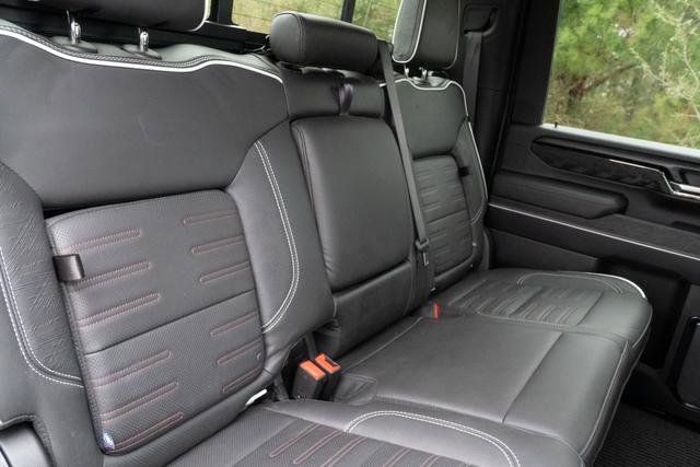 Used 2025 GMC Sierra 2500 AT4X image 30