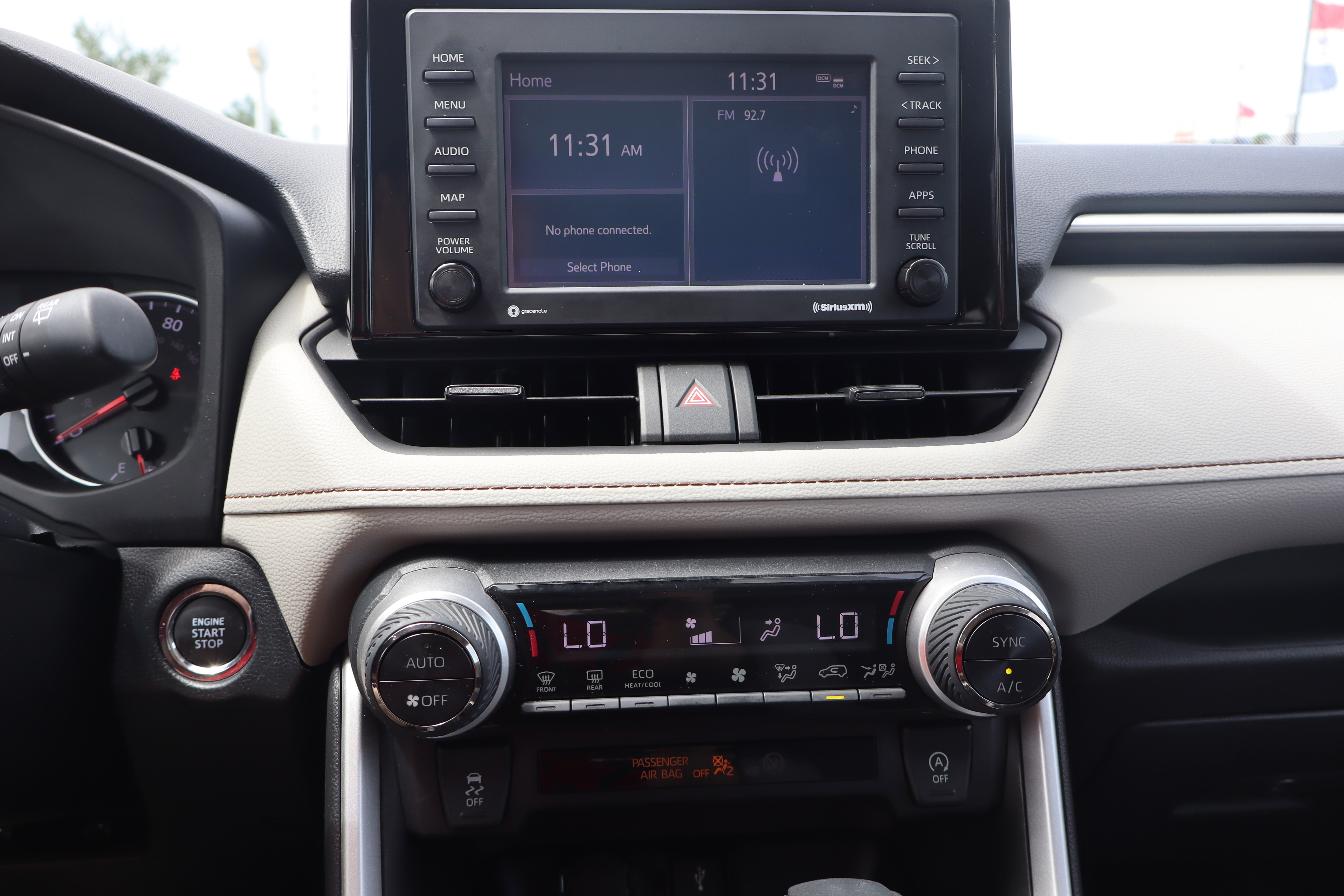 Used 2022 Toyota RAV4 XLE AWD/4WD image 18