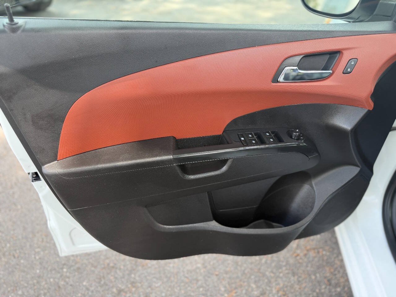 Used 2015 Chevrolet Sonic LTZ FWD image 40