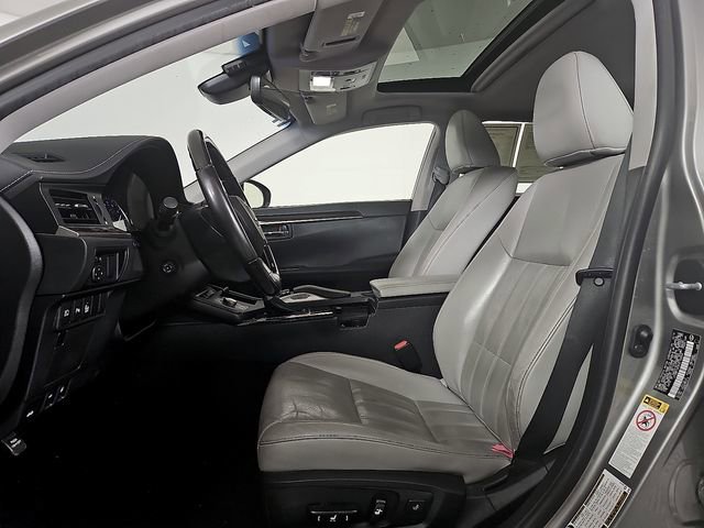 Used 2017 Lexus ES 300h image 13