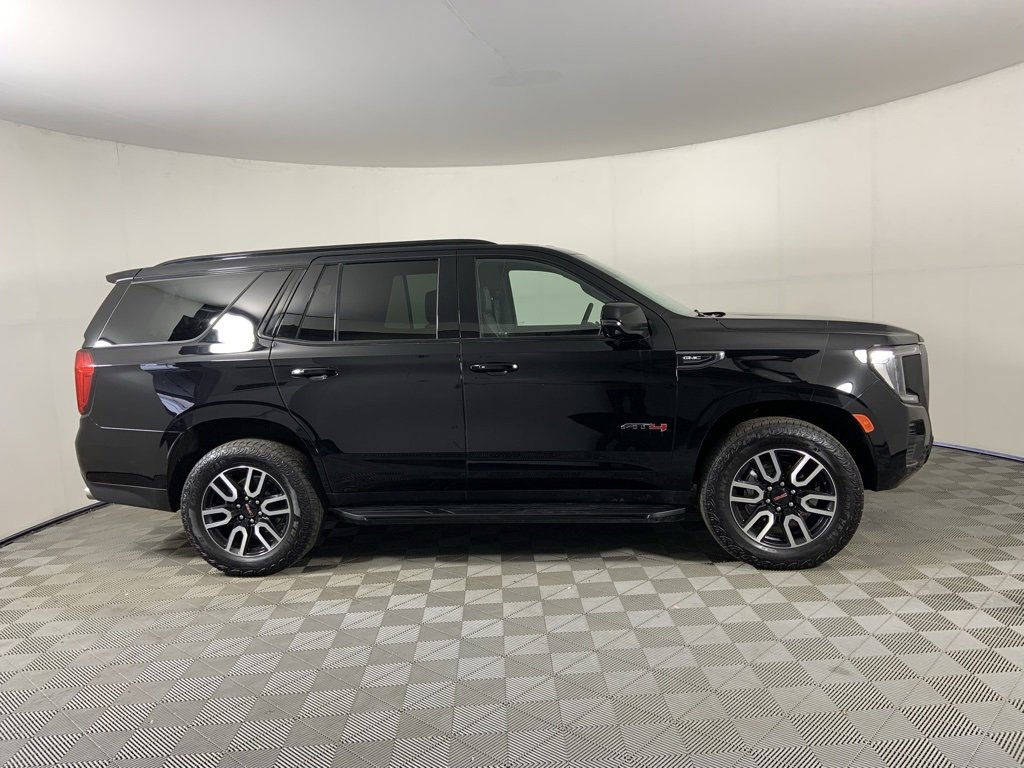 Used 2024 GMC Yukon AT4 w/ Technology Package image 2