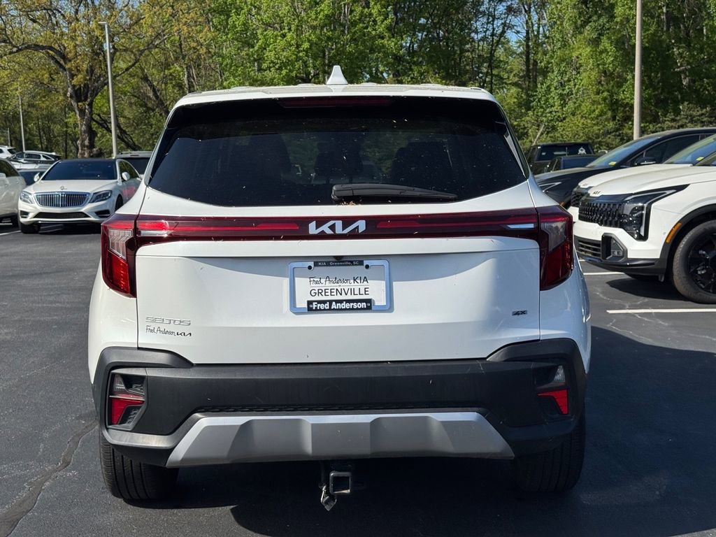 Certified 2025 Kia Seltos LX image 4