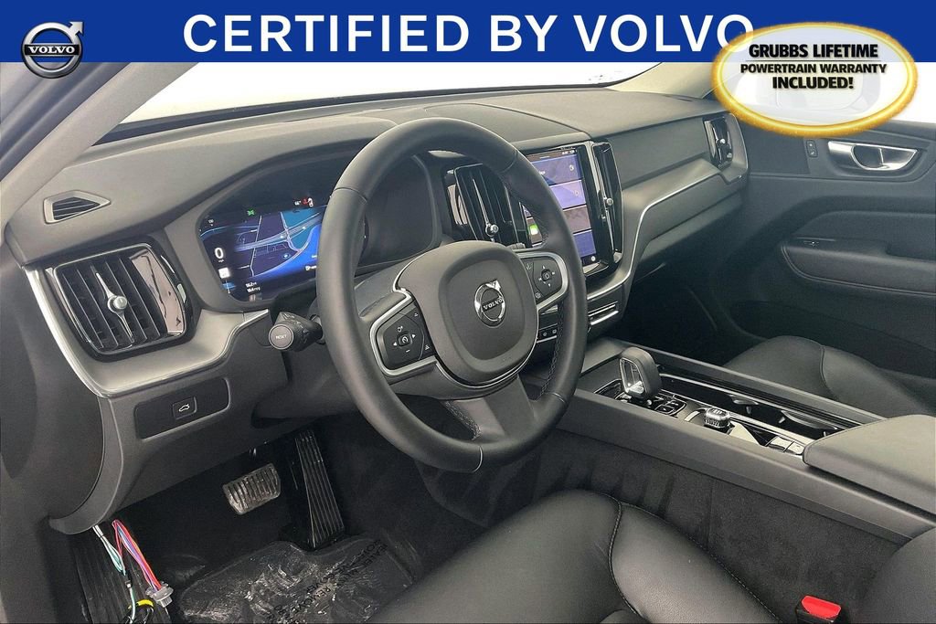 Used 2025 Volvo XC60 B5 Core image 17