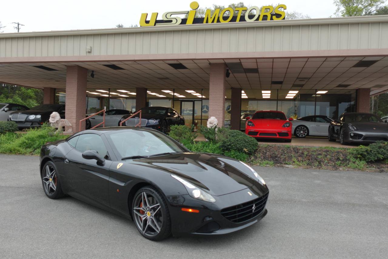 Used 2015 Ferrari California T RWD image 25