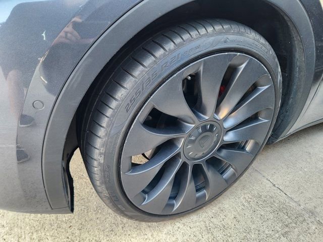 Used 2021 Tesla Model Y Performance image 9