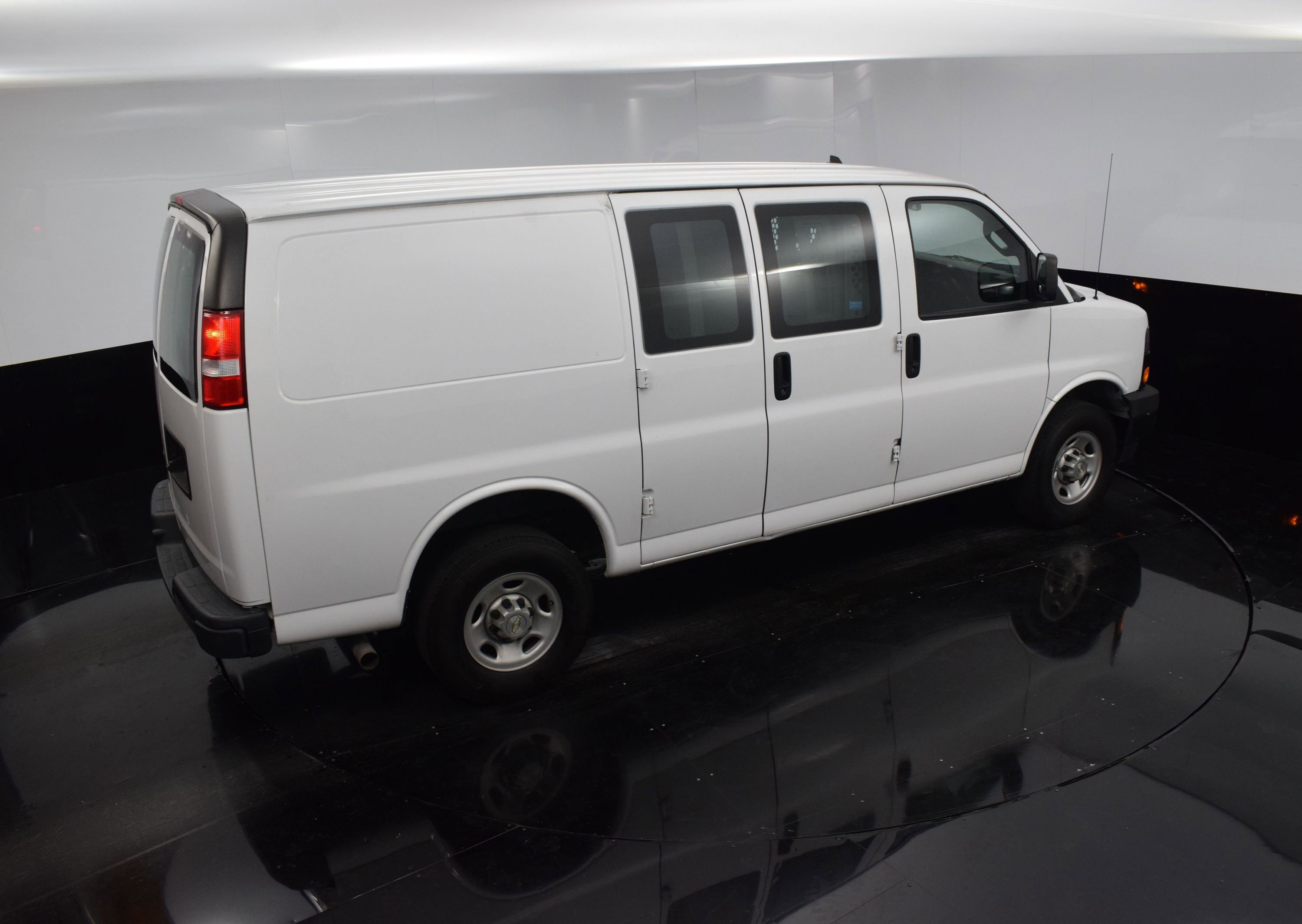 Used 2022 Chevrolet Express 2500 w/ Driver Convenience Package image 30