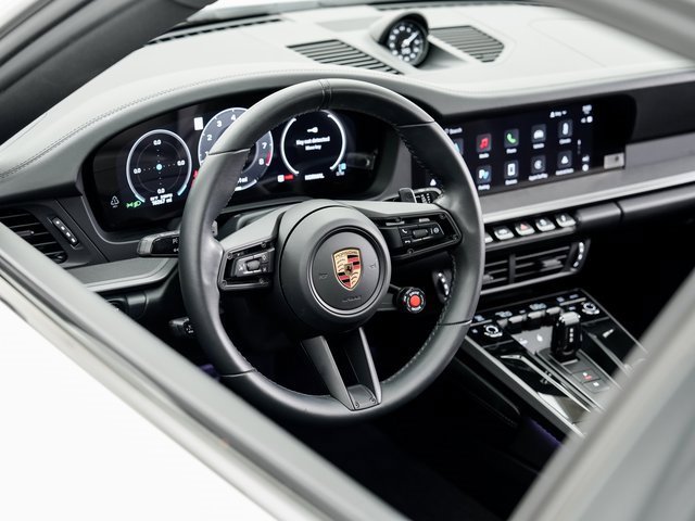 Certified 2025 Porsche 911 Carrera image 9