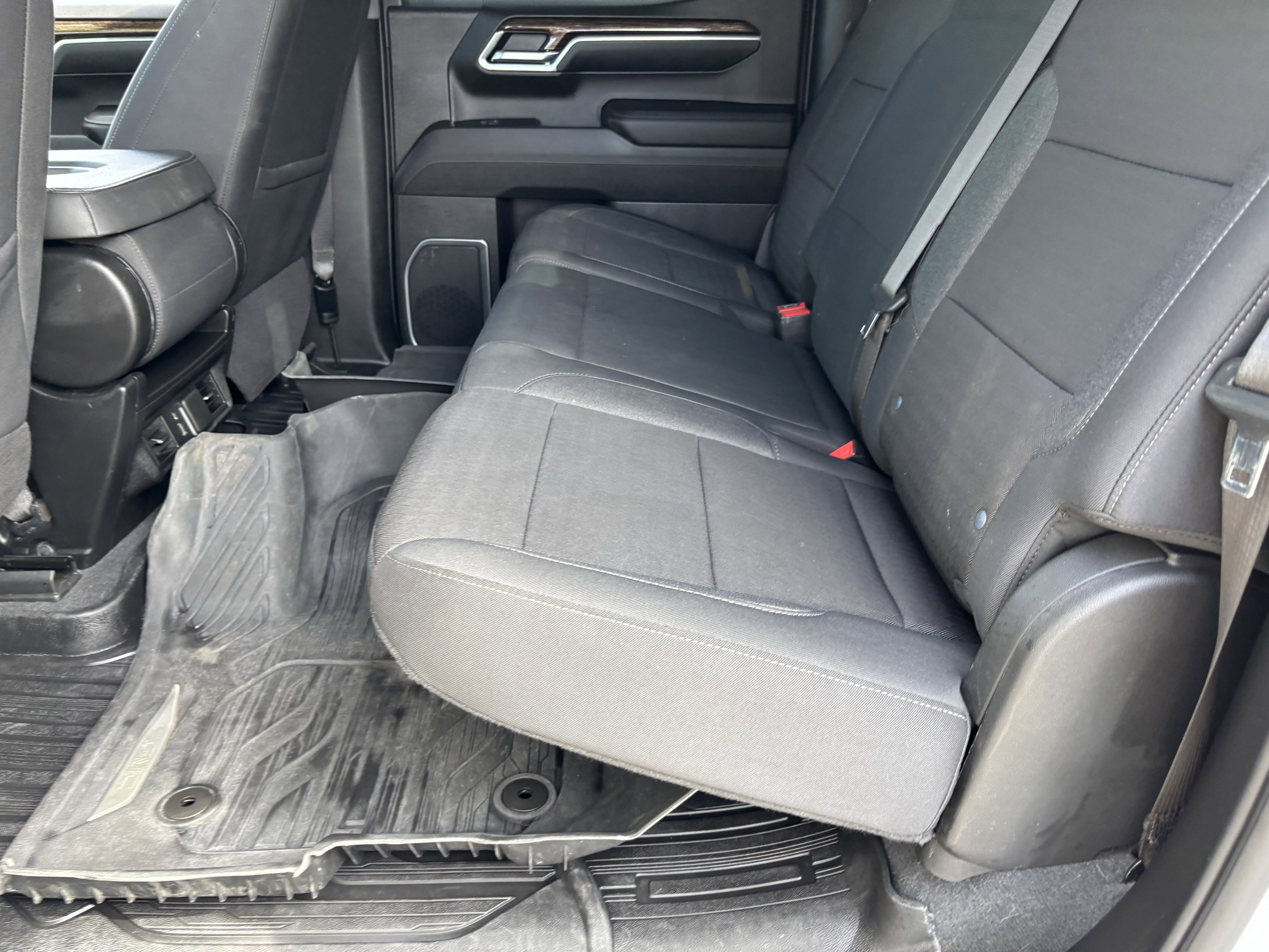 Used 2023 GMC Sierra 1500 SLE image 16