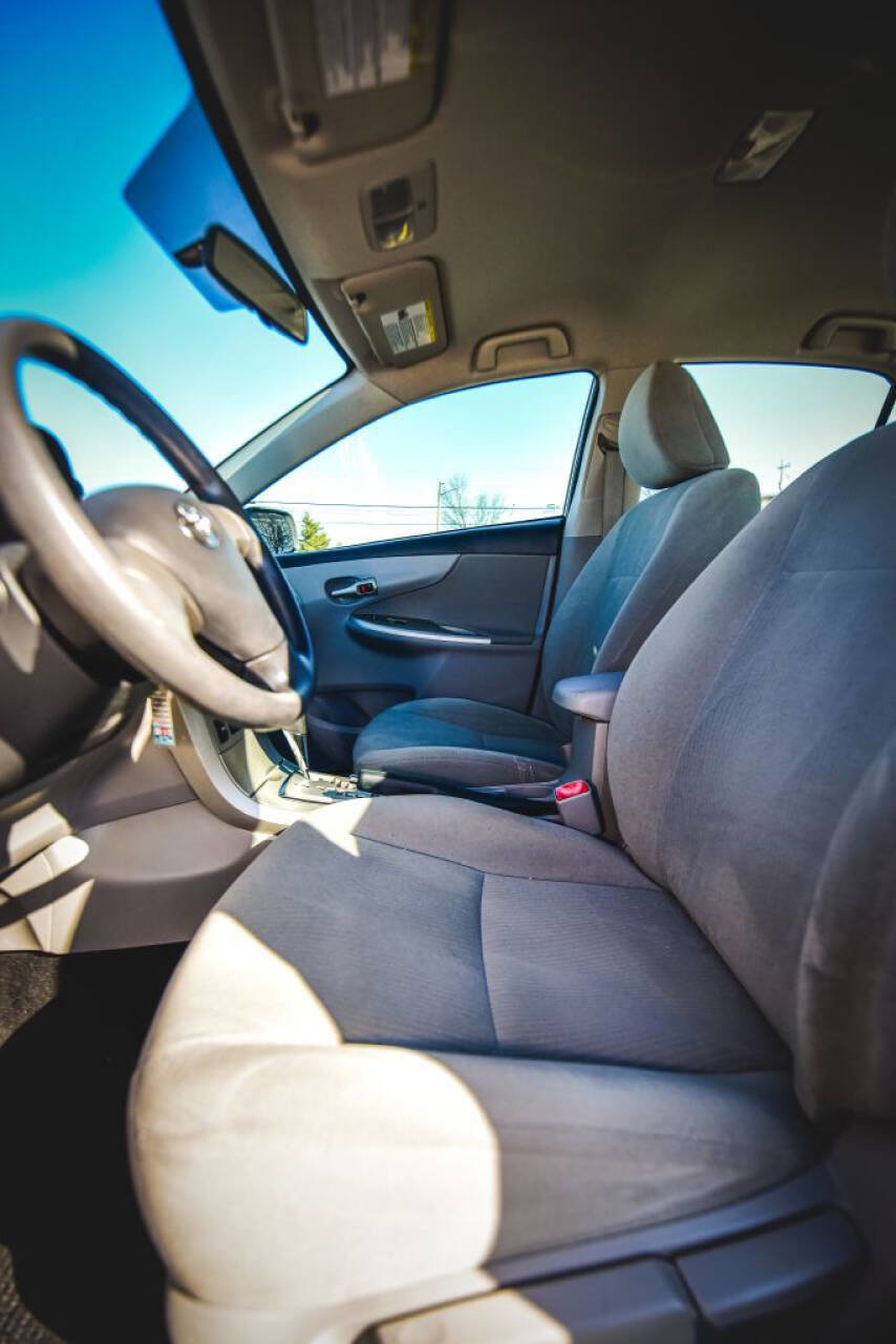 Used 2011 Toyota Corolla LE image 23