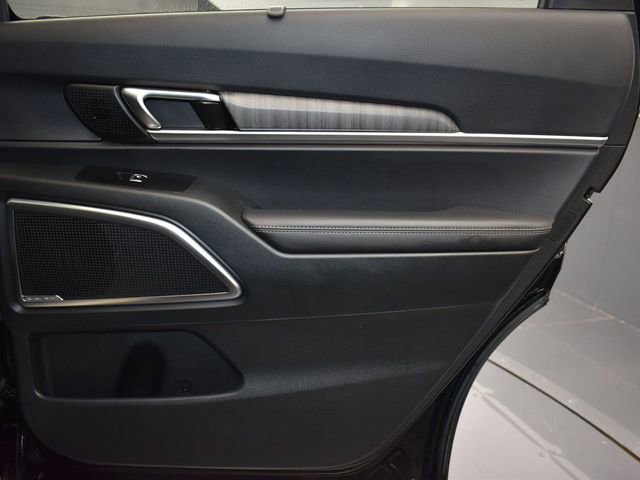 Used 2025 Kia Telluride SX w/ SX Captain's Chair Package image 15